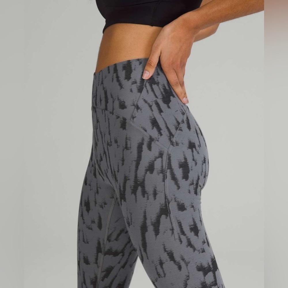Lululemon InStill High-Rise Tight 25" Size 0 3D Camo Jacquard Asphalt Gray Black - Picture 3 of 16